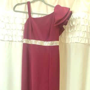 Stunning burgundy dress , prom , weddings etc